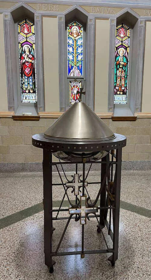 Les fonts baptismaux de Sainte-Amélie